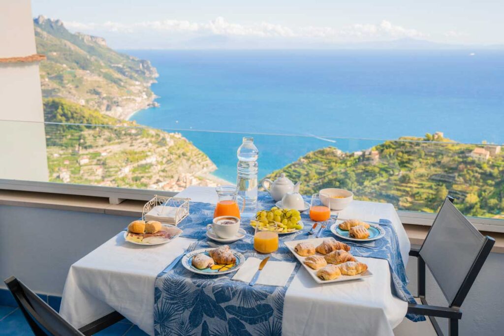 Sea View breakfast in ravello